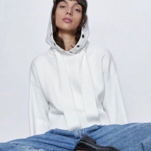 ZARA Crop Hoodie Womens Small M Pullover Sweater Knit Grommet Ring Trim White